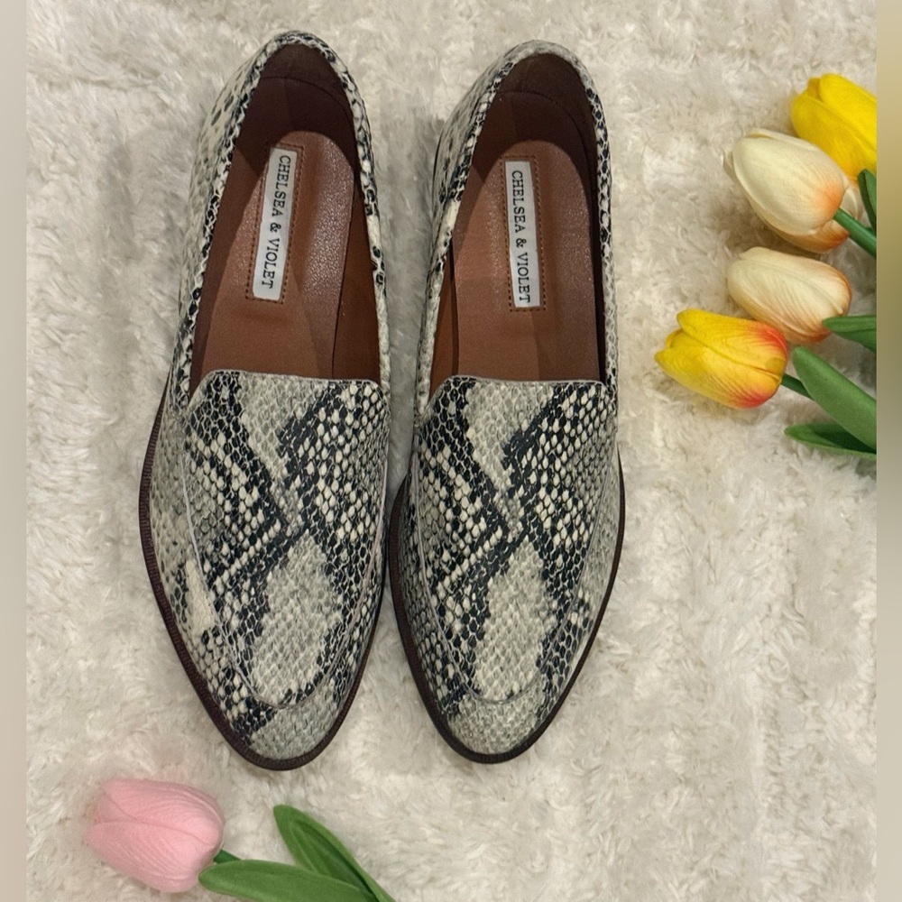 Chelsea & Violet Black and Gray Patterned Loafers